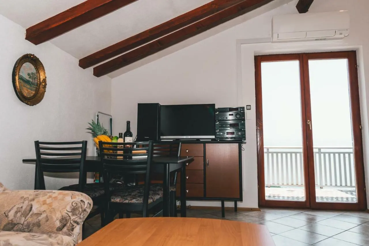 Apartments Micic ロヴラン